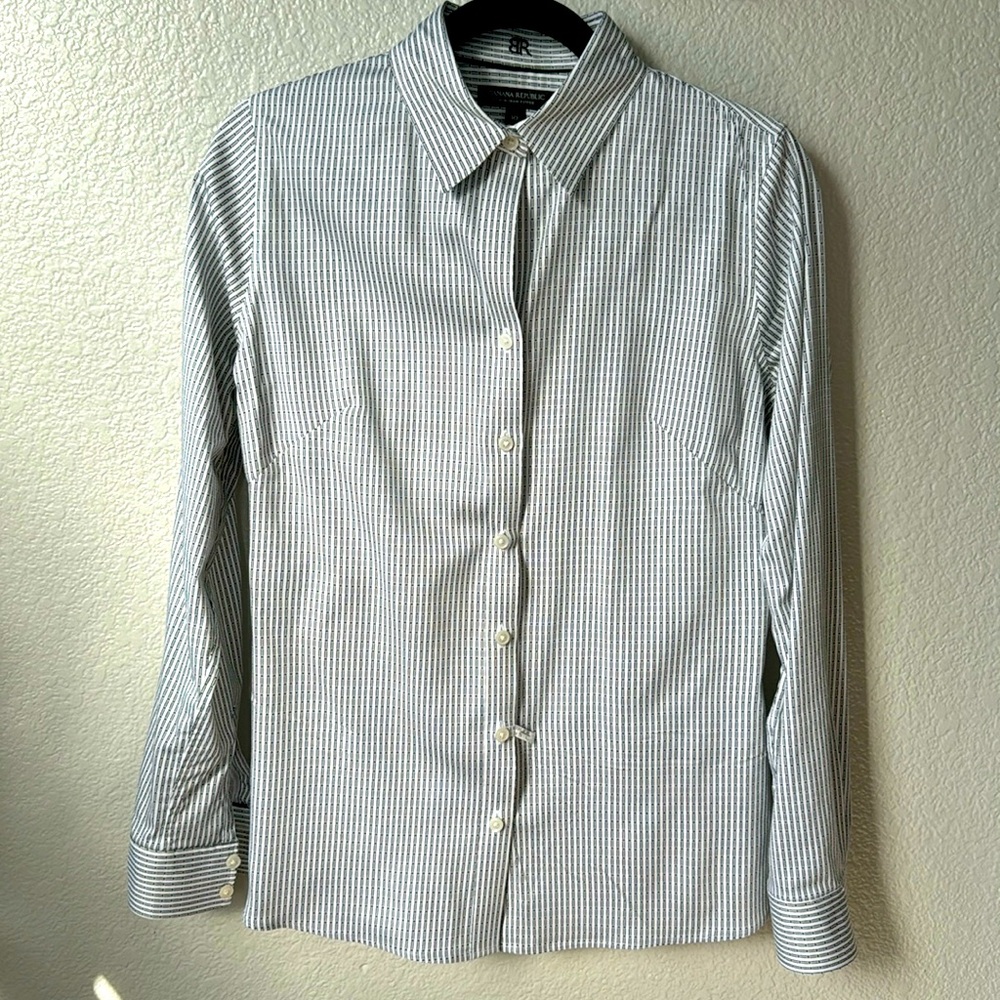 Banana Republic Non-Iron Fitted Size 10 Button Down